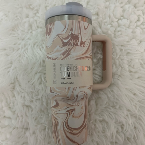 BRAND NEW Hard to Find Stanley Cup 40 oz. Tumbler - Picture 2 of 3